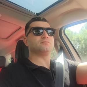 Meet your Posher, George